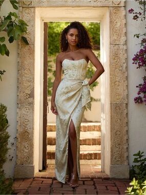 V Chapman The June Dress in Sage Tapestry